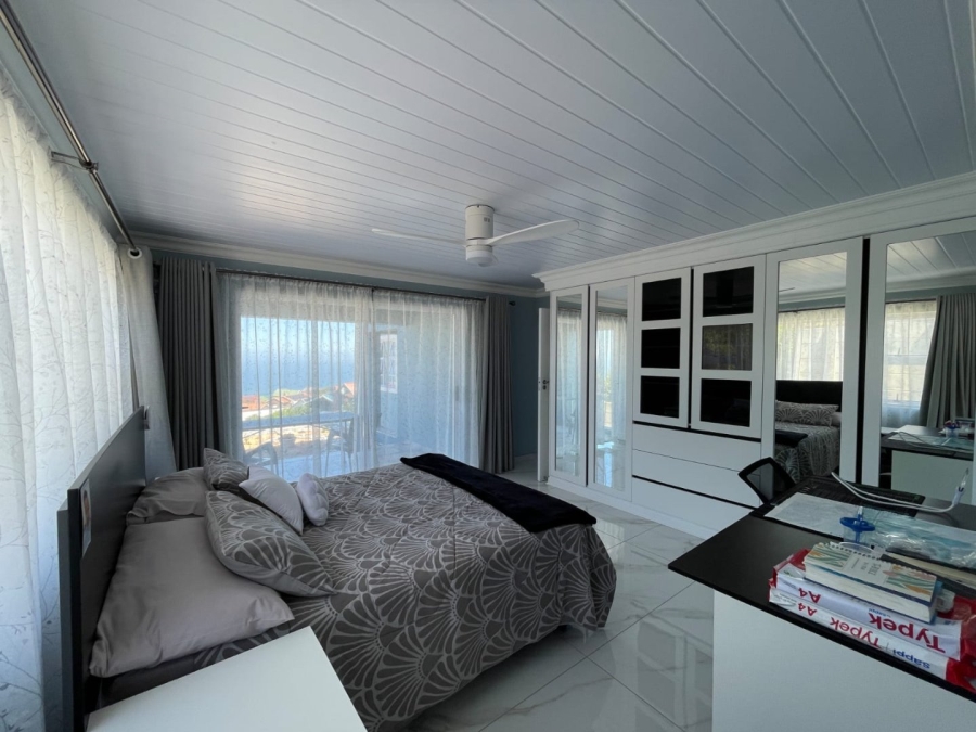 5 Bedroom Property for Sale in Dana Bay Western Cape